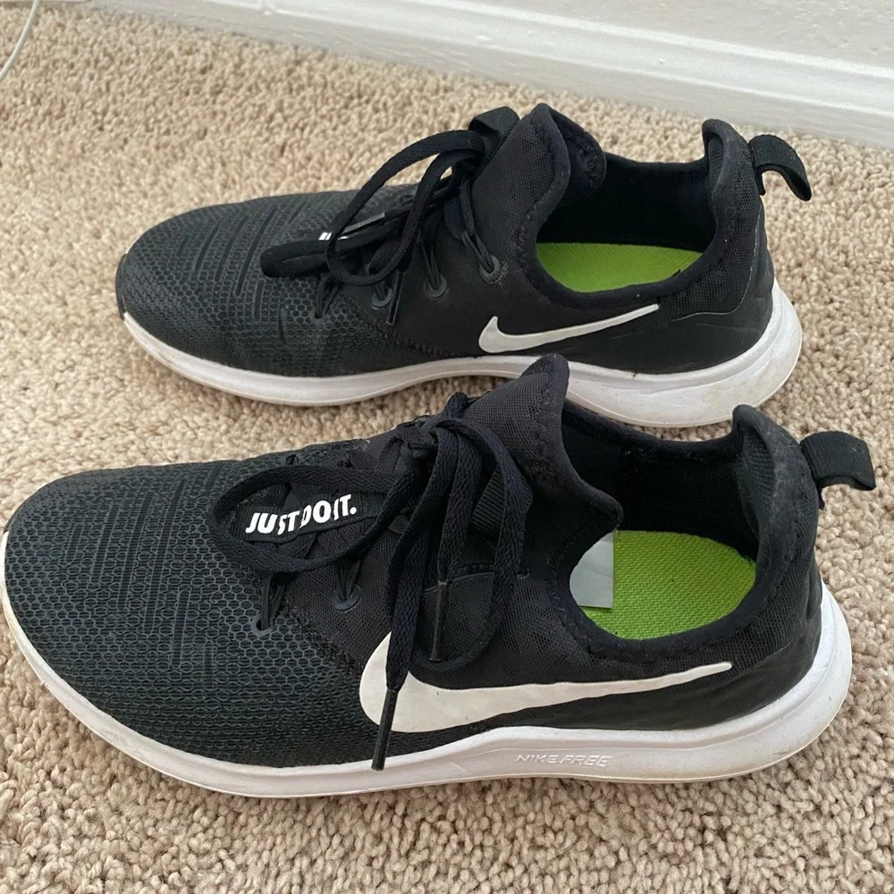 Nike Shoes - Picture 2 of 4